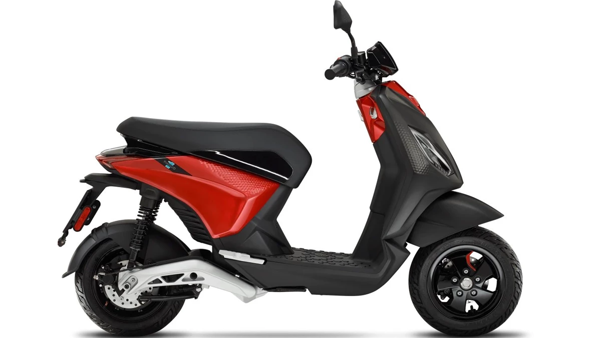 Piaggio 1 + Bild 2: Piaggio 1 +