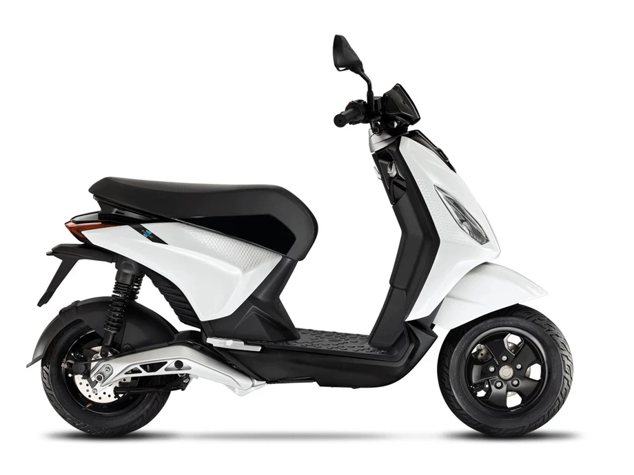 Piaggio 1 + Bild 1: Piaggio 1 +