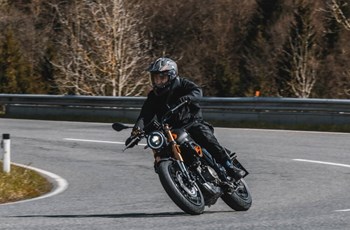 Online SC 125 ABS 2025 - Bild 7