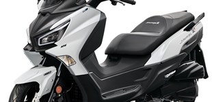 Sym Joymax Z+ 125 2025 vs Yamaha XMAX 125 2025