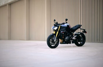 Triumph Speed Triple 1200 RS 2025 - Bild 8 Triumph Speed Triple 1200 RS 2025 - Bild 8