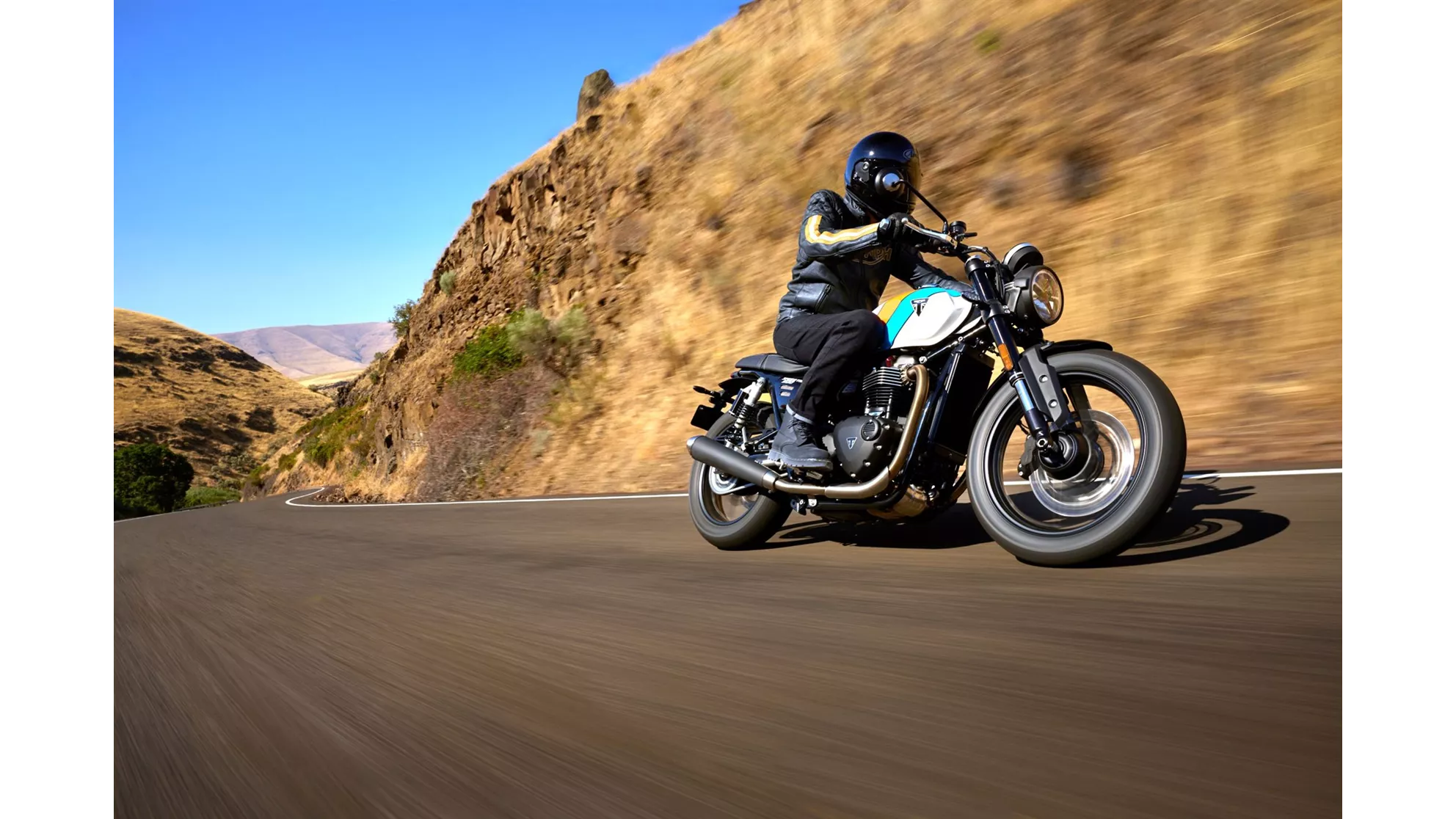 Triumph Speed Twin 900 - Image 2 Triumph Speed Twin 900 - Image 2