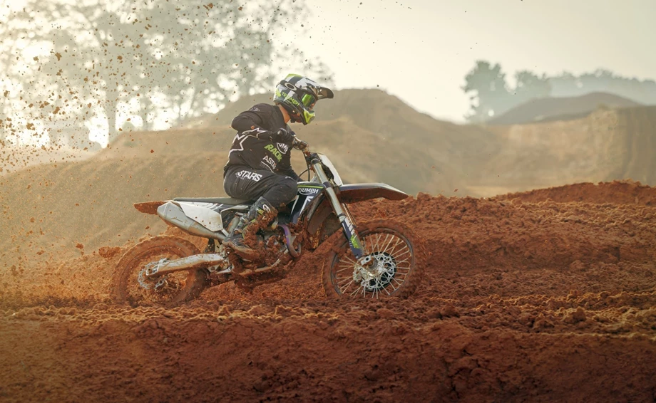 Triumph TF 250-X Bild 8: Triumph TF 250-X