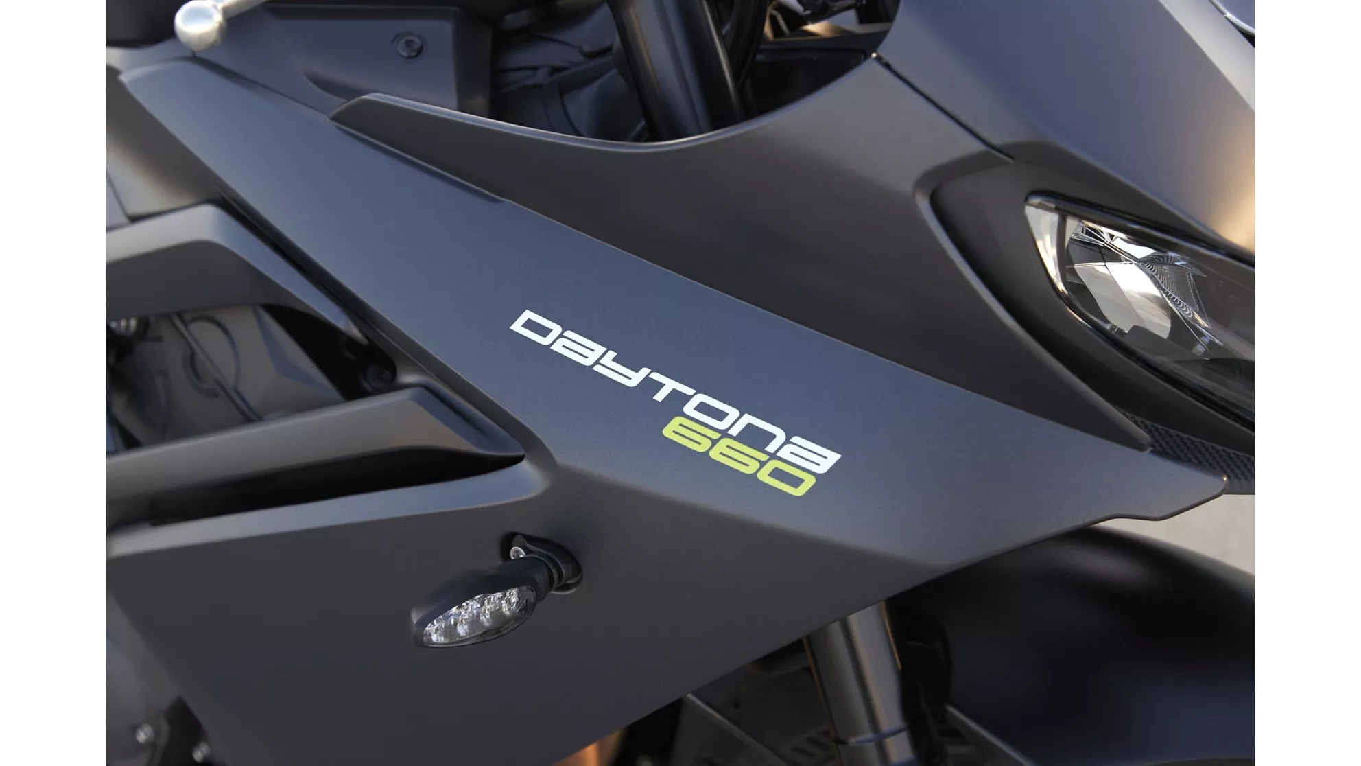 Triumph Daytona 660 - Image 5 Triumph Daytona 660 - Image 5