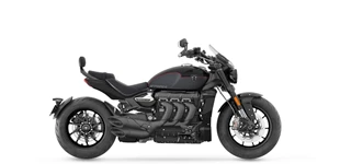 Triumph Rocket 3 Storm GT 2025 vs Triumph Bonneville T120 2025 Triumph Rocket 3 Storm GT 2025 vs Triumph Bonneville T120 2025