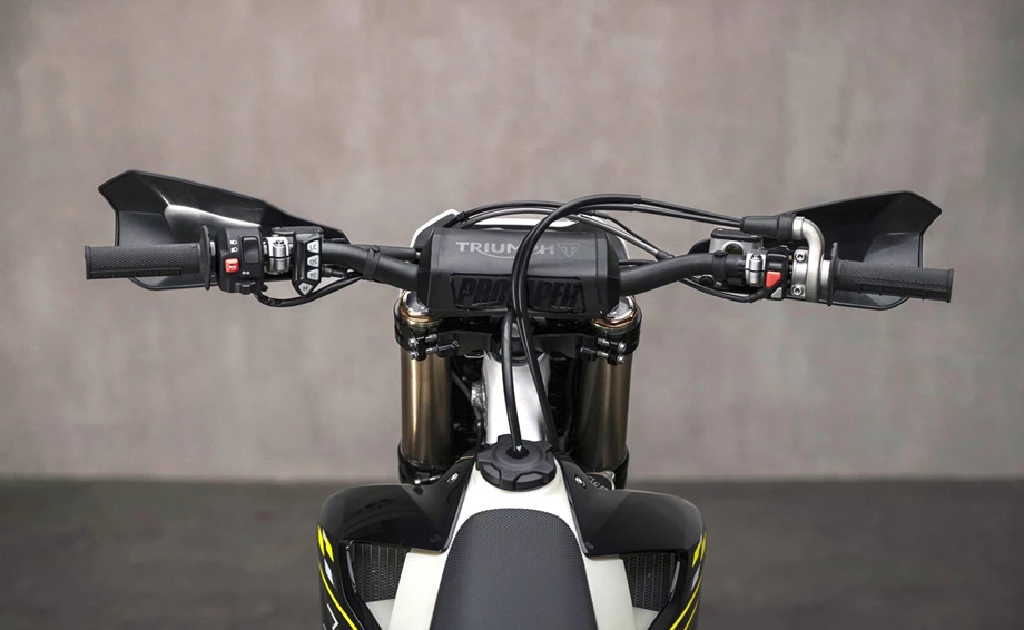 Triumph TF 450-E Bild 7: Triumph TF 450-E