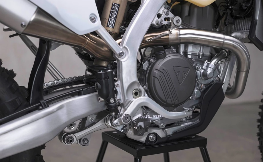 Triumph TF 450-E Bild 8: Triumph TF 450-E