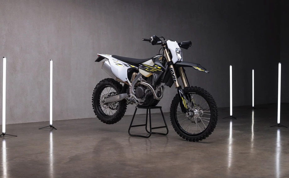 Triumph TF 450-E Bild 9: Triumph TF 450-E