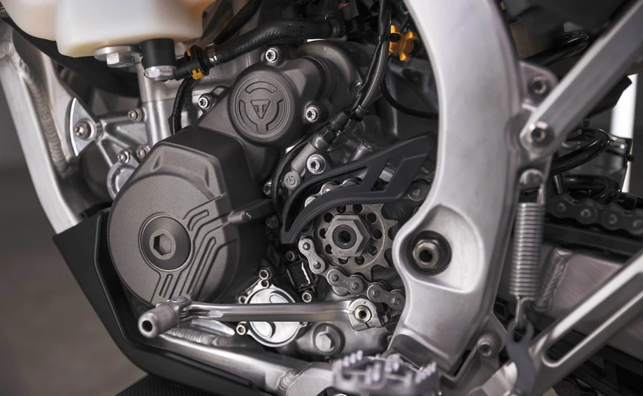 Triumph TF 250-E Bild 9: Triumph TF 250-E