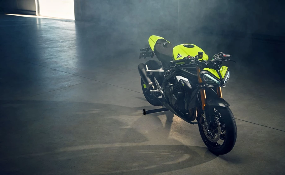 Triumph Speed Triple 1200 RX Bild 6: Triumph Speed Triple 1200 RX