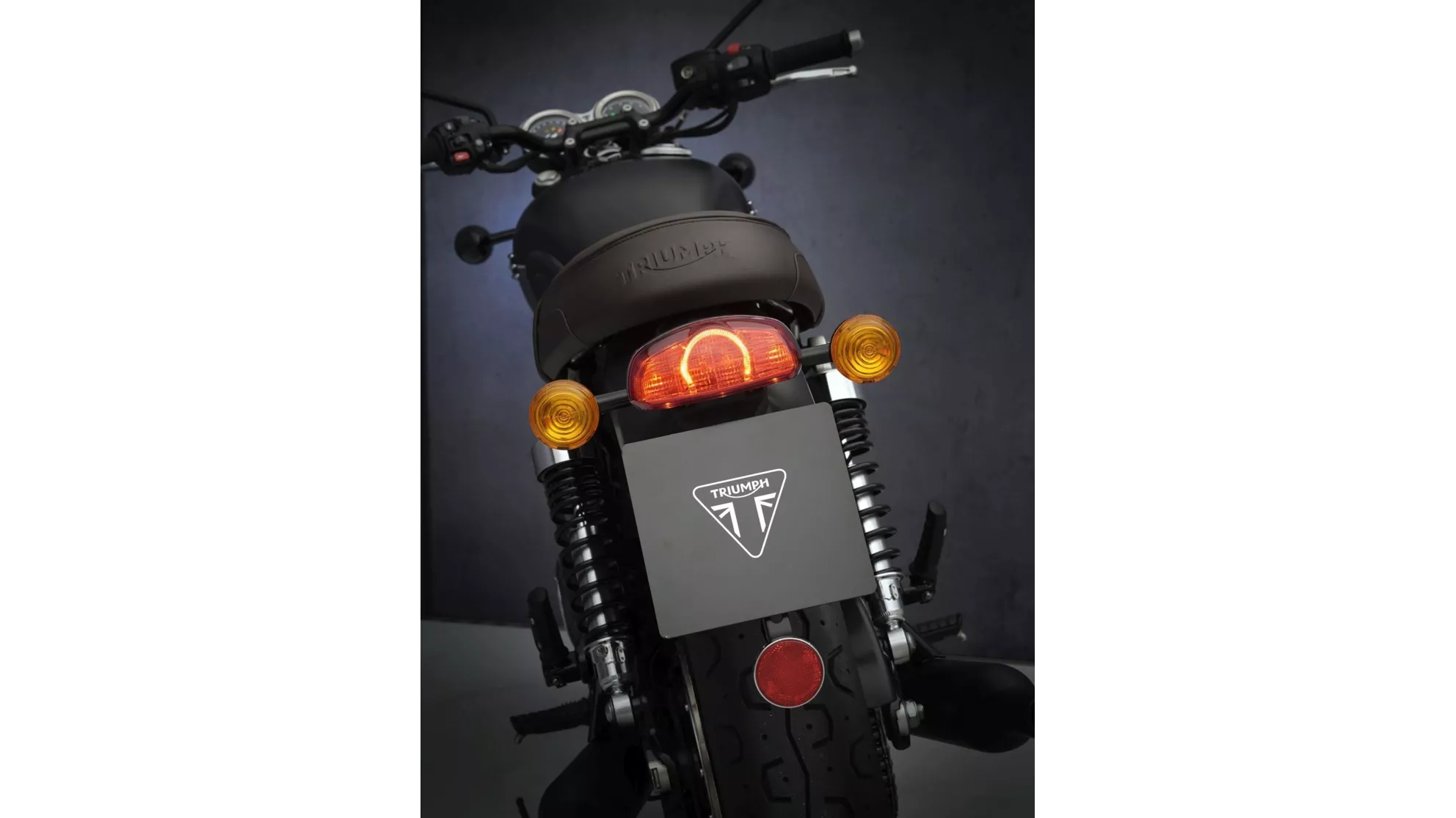 Triumph Bonneville T120 Black - Image 2 Triumph Bonneville T120 Black - Image 2