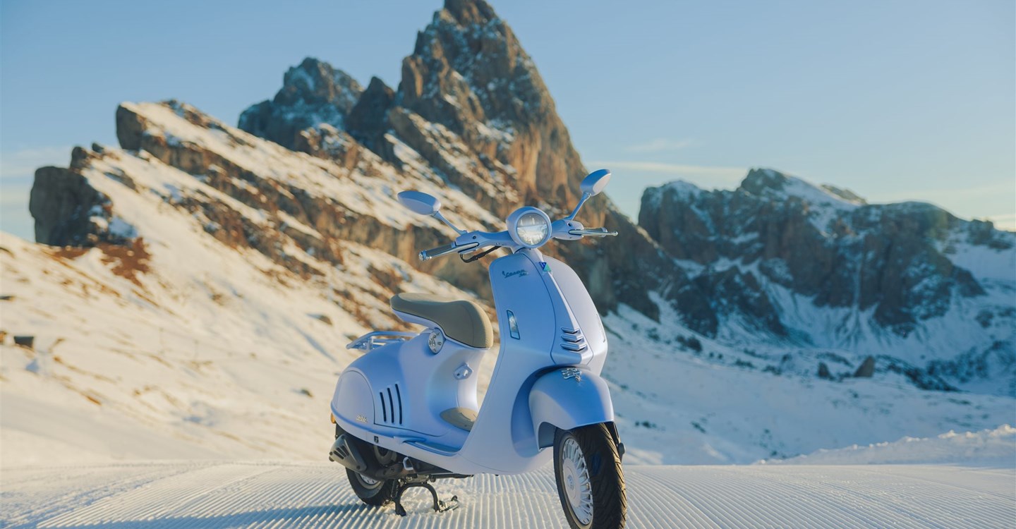 Vespa 946 Snake