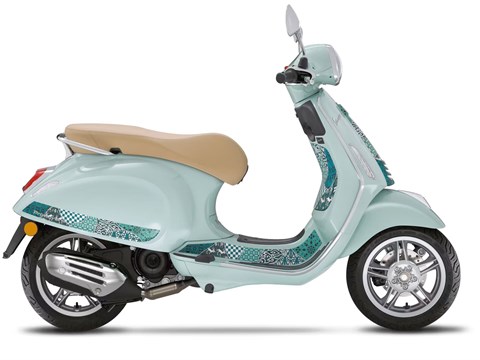 Vespa Primavera 50 Batik 