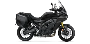 Yamaha Tracer 9 GT 2025 vs BMW F 900 R 2024 Yamaha Tracer 9 GT 2025 vs BMW F 900 R 2024