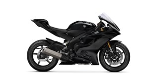 Kawasaki Ninja ZX-6R 2019 vs Yamaha R6 RACE 2025