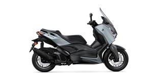 Honda PCX125 DX 2025 vs Yamaha XMAX 125 Tech MAX 2025