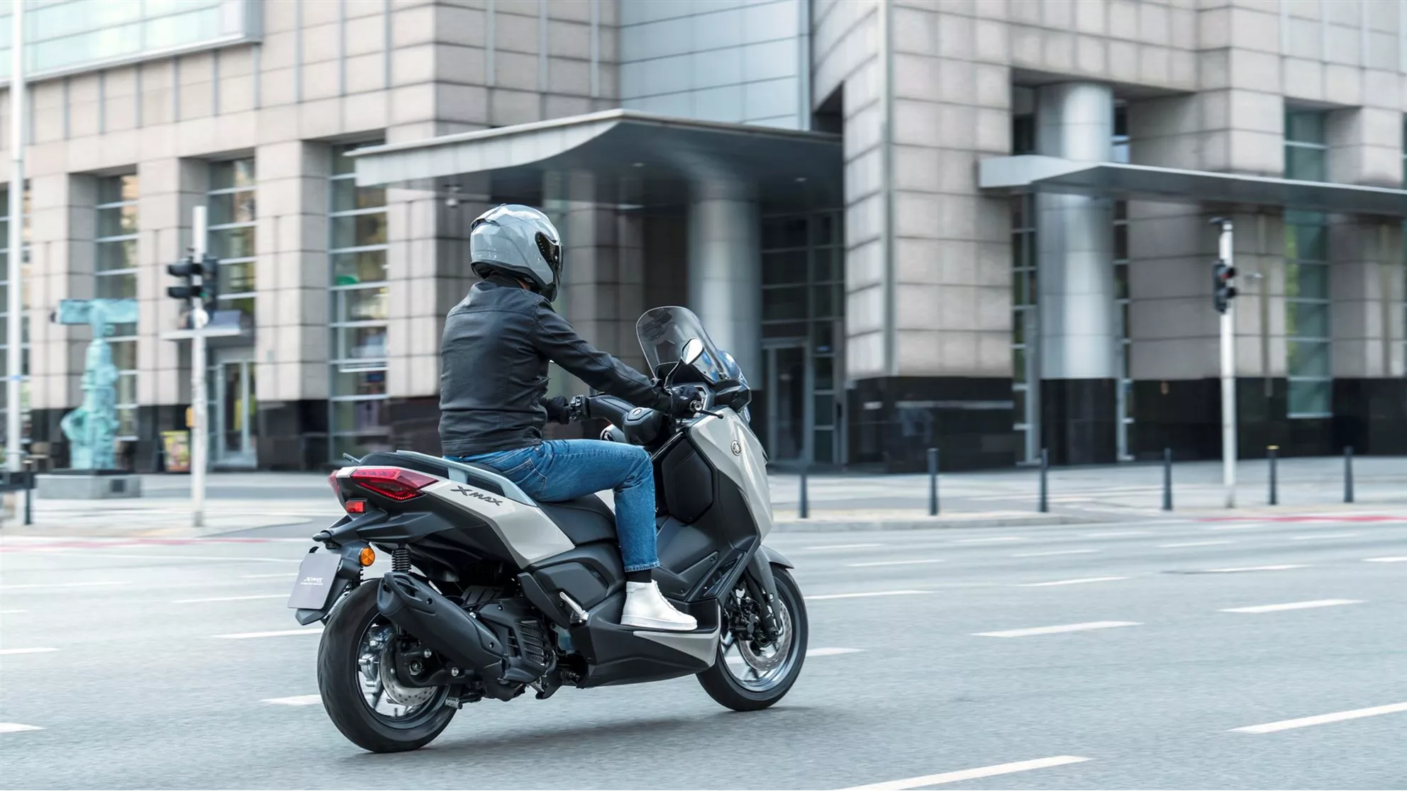 Yamaha XMAX 125 Tech MAX - Image 7 Yamaha XMAX 125 Tech MAX - Image 7