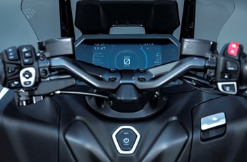 Yamaha TMAX Tech MAX 2025 - Bild 14 Yamaha TMAX Tech MAX 2025 - Bild 14
