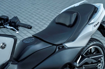 Yamaha TMAX Tech MAX 2025 - Bild 15 Yamaha TMAX Tech MAX 2025 - Bild 15