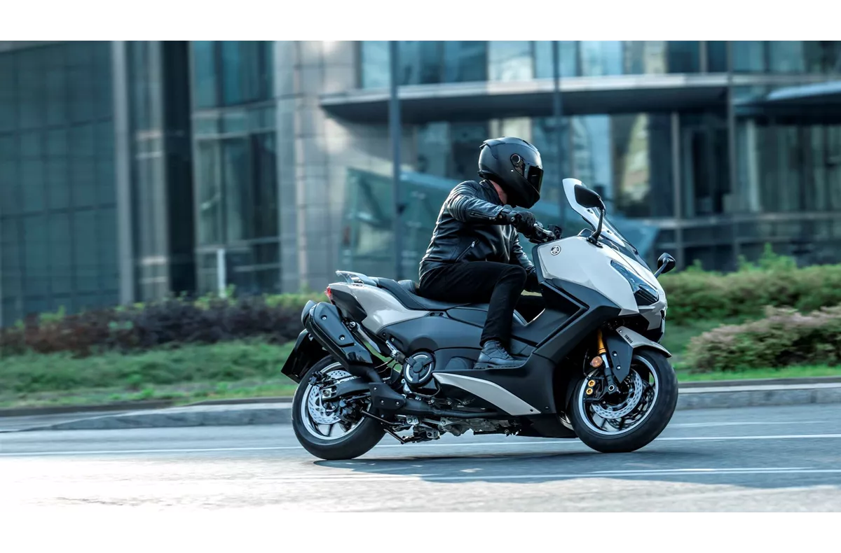 Yamaha TMAX Tech MAX Yamaha TMAX Tech MAX