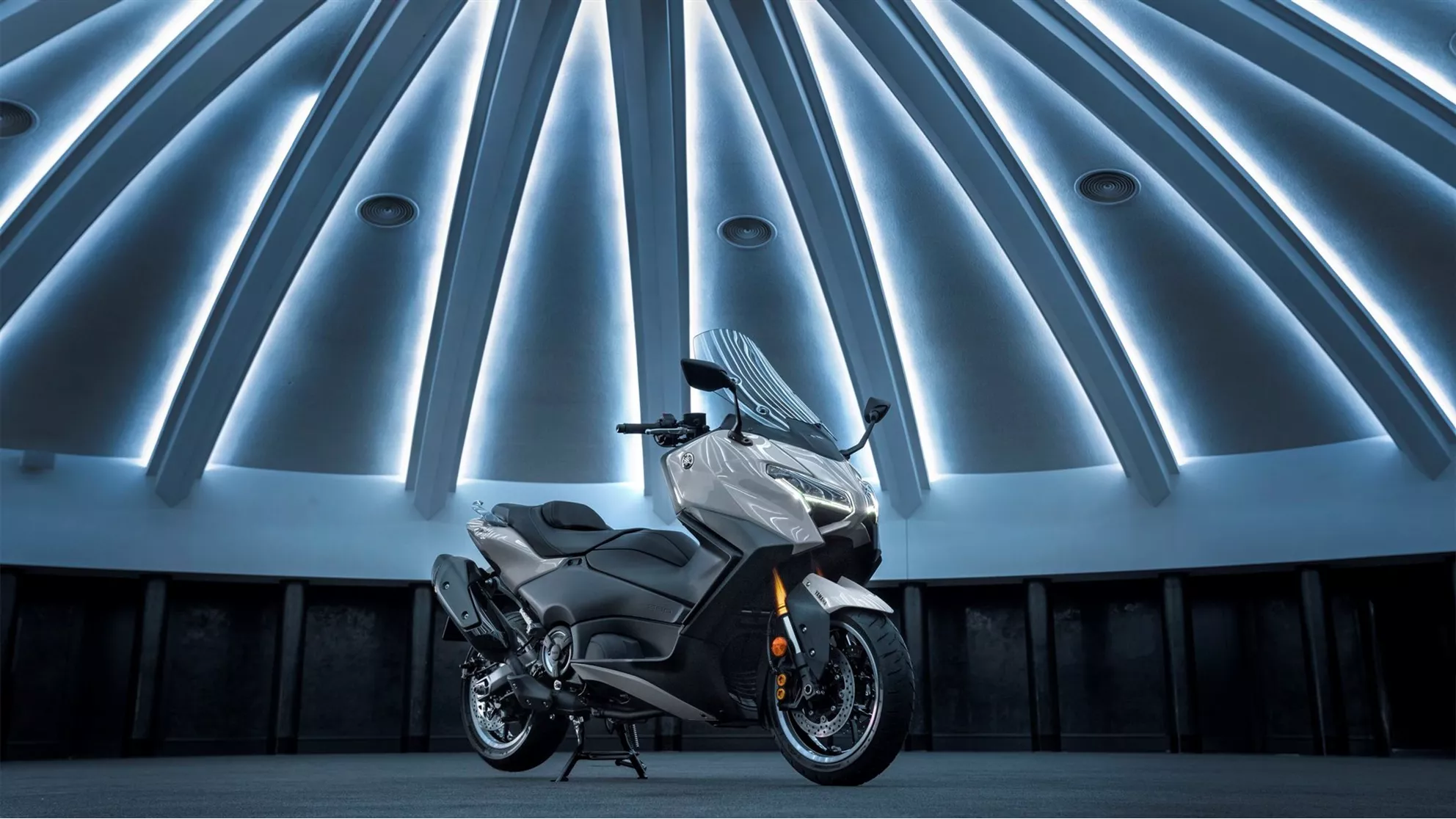 Yamaha TMAX Tech MAX - Image 15 Yamaha TMAX Tech MAX - Image 15