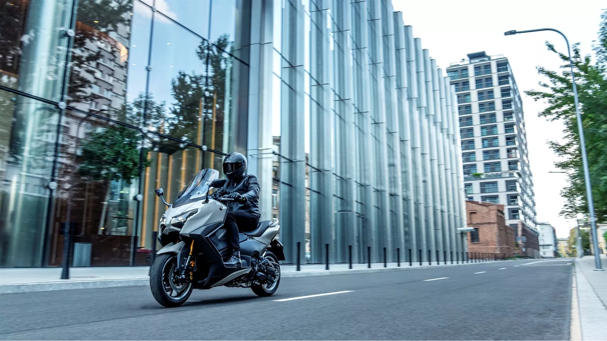 Yamaha TMAX Tech MAX - Image 22 Yamaha TMAX Tech MAX - Image 22