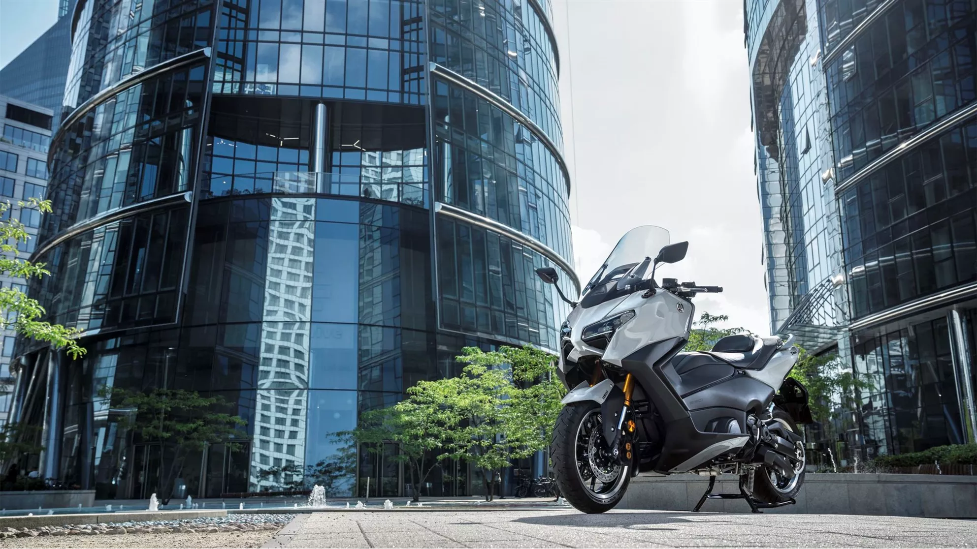 Yamaha TMAX Tech MAX - Image 23 Yamaha TMAX Tech MAX - Image 23