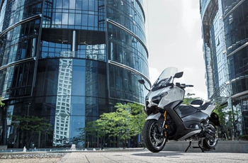 Yamaha TMAX Tech MAX 2025 - Bild 26 Yamaha TMAX Tech MAX 2025 - Bild 26