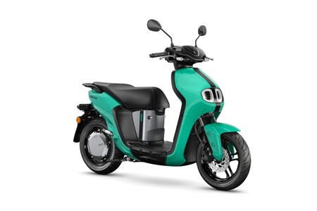 Yamaha NEO's Dual Battery 2025