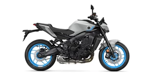 Yamaha MT-09 Y-AMT 2025 vs Yamaha MT-09 Y-AMT 35kW 2025 Yamaha MT-09 Y-AMT 2025 vs Yamaha MT-09 Y-AMT 35kW 2025