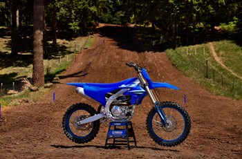 Yamaha YZ450F 2025 - Bild 4 Yamaha YZ450F 2025 - Bild 4