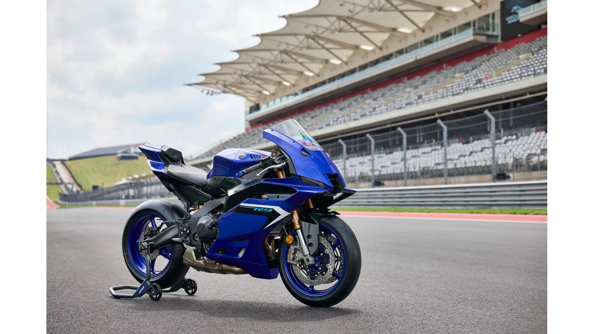 Yamaha R9 - Image 1 Yamaha R9 - Image 1