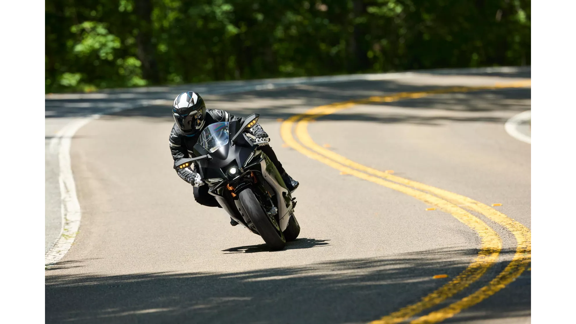 Yamaha R9 - Image 9 Yamaha R9 - Image 9