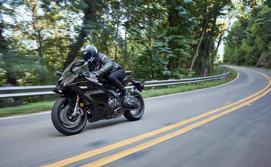 Yamaha R9 Bild 12: Yamaha R9