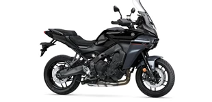Yamaha Tracer 9 Y-AMT 2025 vs Honda CRF1000L Africa Twin DCT 2018 Yamaha Tracer 9 Y-AMT 2025 vs Honda CRF1000L Africa Twin DCT 2018