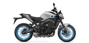 Yamaha MT-09 Y-AMT 2025 vs Yamaha MT-09 Y-AMT 35kW 2025 Yamaha MT-09 Y-AMT 2025 vs Yamaha MT-09 Y-AMT 35kW 2025