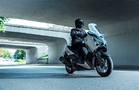 Yamaha XMAX 300 Tech MAX+ 2025 - Bild 4 Yamaha XMAX 300 Tech MAX+ 2025 - Bild 4