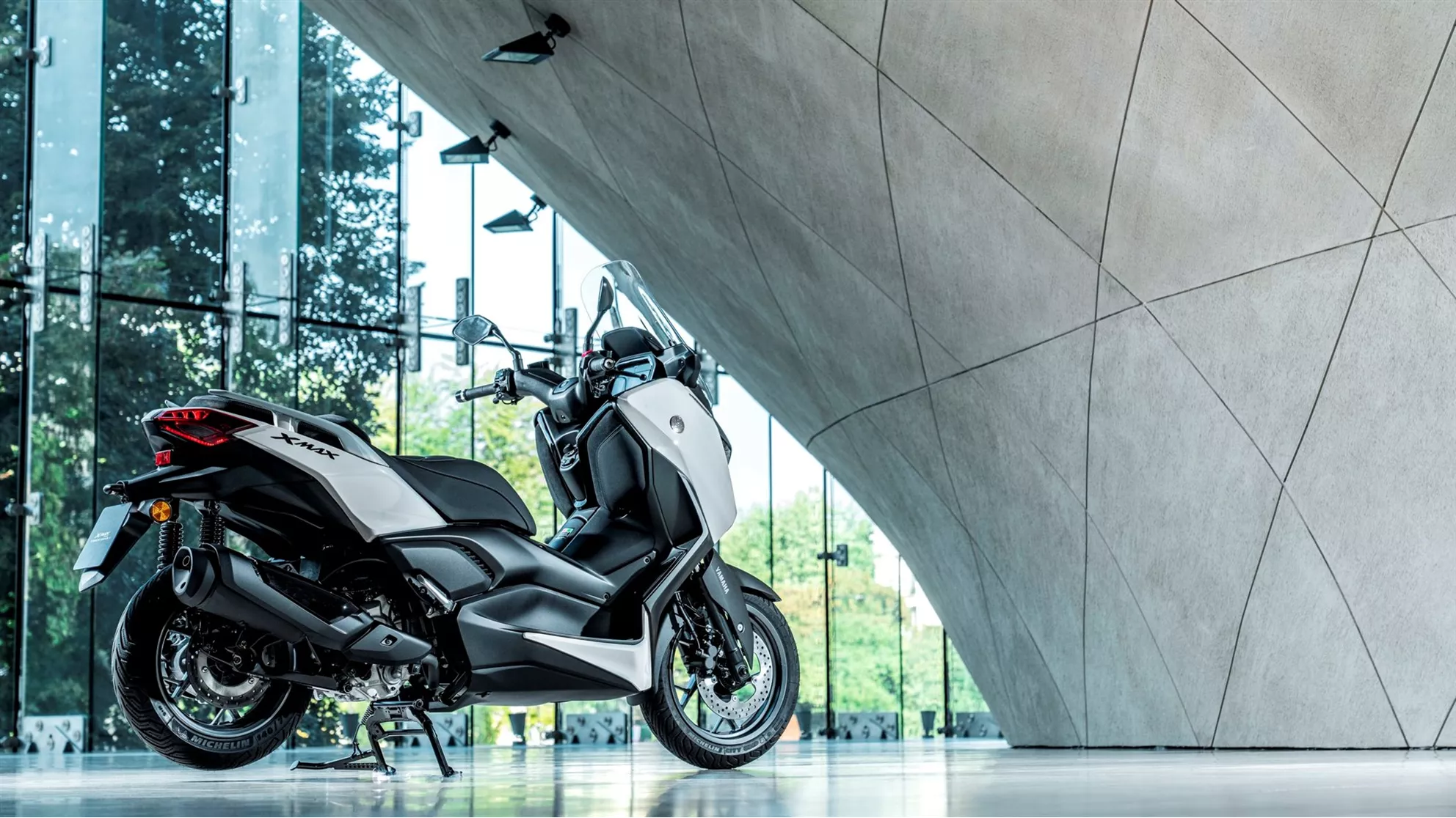 Yamaha XMAX 300 Tech MAX+ - Image 14 Yamaha XMAX 300 Tech MAX+ - Image 14