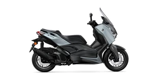 Yamaha XMAX 125 Tech MAX+ 2025 vs Piaggio Medley 125 S 2025 Yamaha XMAX 125 Tech MAX+ 2025 vs Piaggio Medley 125 S 2025