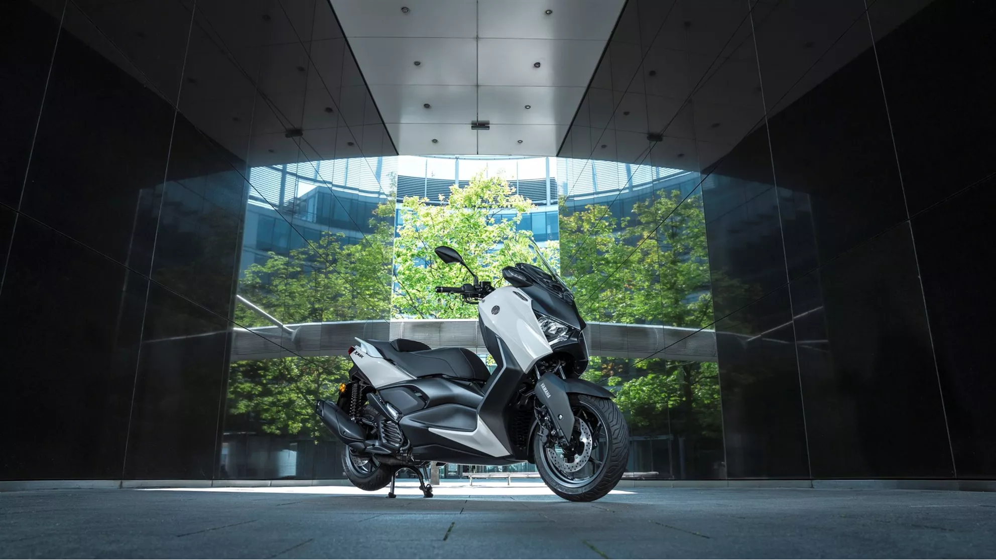 Yamaha XMAX 125 Tech MAX+ - Image 13 Yamaha XMAX 125 Tech MAX+ - Image 13