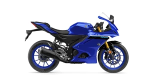 Yamaha R125 2025 vs BMW F 800 ST 2006 Yamaha R125 2025 vs BMW F 800 ST 2006