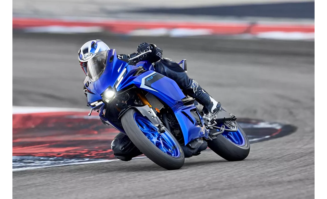 Yamaha R3 2023 vs Yamaha R3 2025