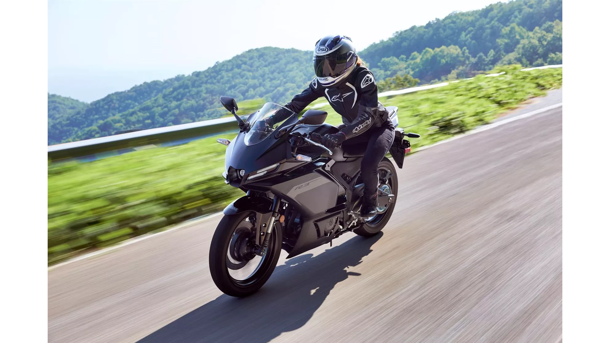 Yamaha R3 - Image 16 Yamaha R3 - Image 16