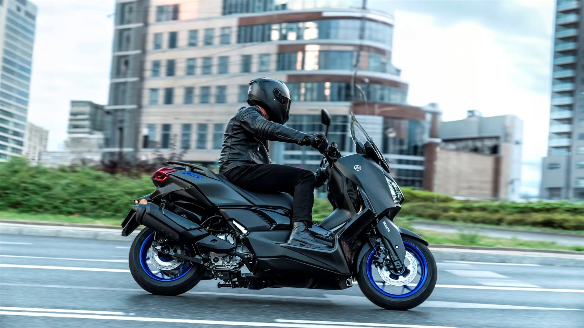 Yamaha XMAX 300 - Image 1 Yamaha XMAX 300 - Image 1