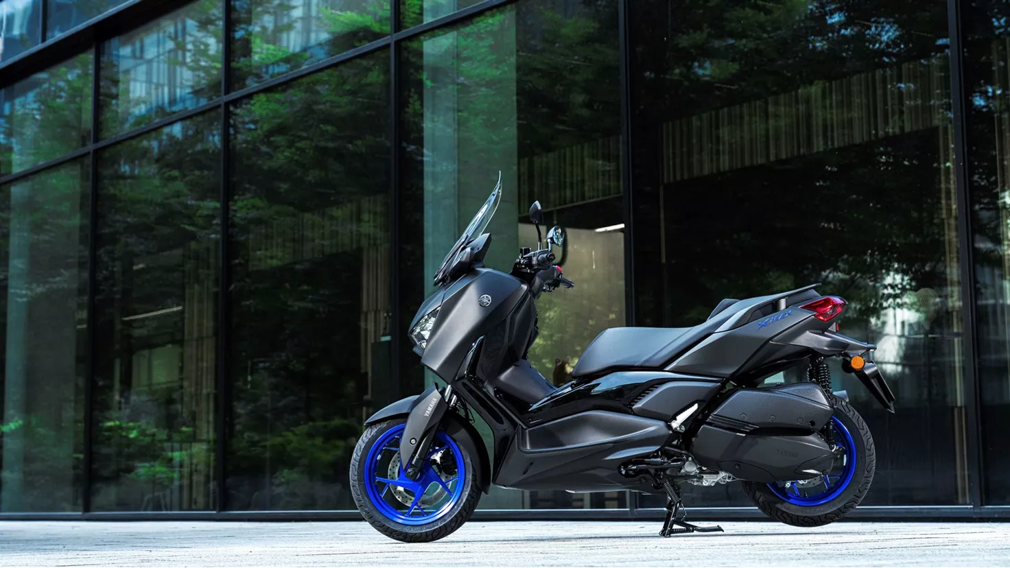 Xmax Color Way Yamaha XMAX 300 2025 - technical data, prices, reviews