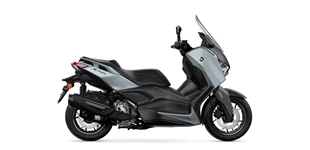 Honda X-ADV 2025 vs Yamaha XMAX 300 Tech MAX 2025 Honda X-ADV 2025 vs Yamaha XMAX 300 Tech MAX 2025