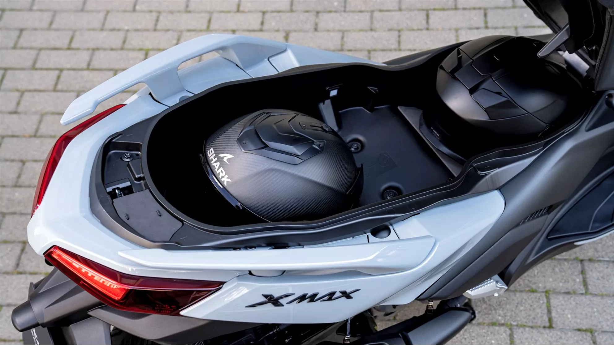 Yamaha XMAX 300 Tech MAX - Image 10 Yamaha XMAX 300 Tech MAX - Image 10