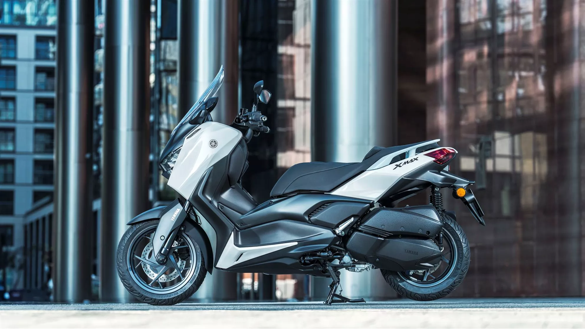 Yamaha XMAX 300 Tech MAX - Image 11 Yamaha XMAX 300 Tech MAX - Image 11