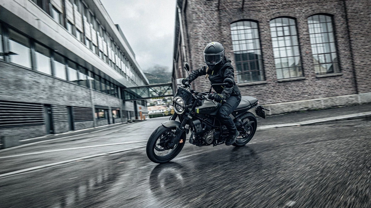 Husqvarna Svartpilen 125 Bild 2: Husqvarna Svartpilen 125