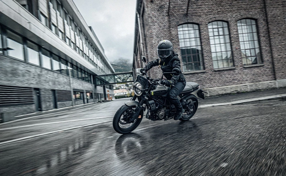 Husqvarna Svartpilen 125 Bild 2: Husqvarna Svartpilen 125